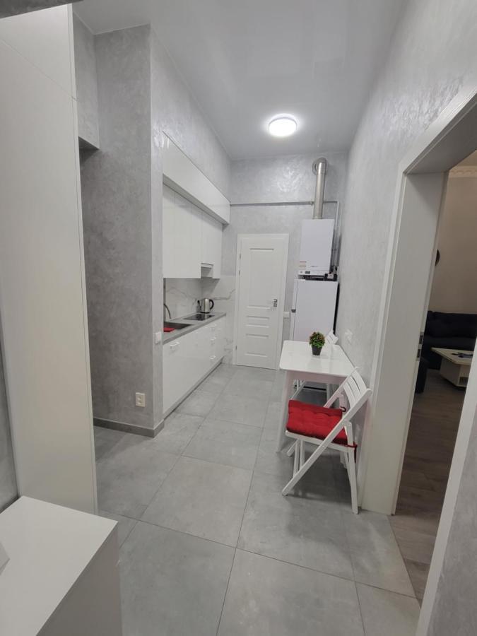 Warm & Cozy Apartment In The Heart Of Historical Lviv Eksteriør billede