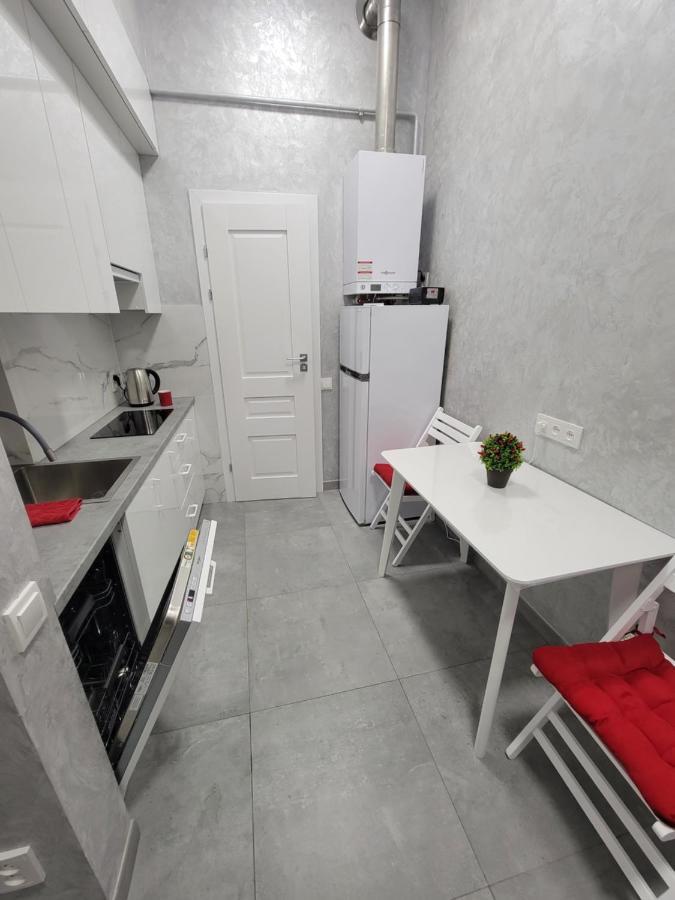 Warm & Cozy Apartment In The Heart Of Historical Lviv Eksteriør billede